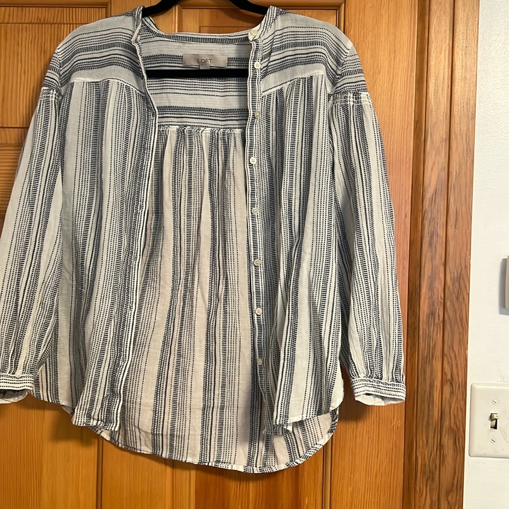 LOFT EMBROIDERED BUTTON DOWN